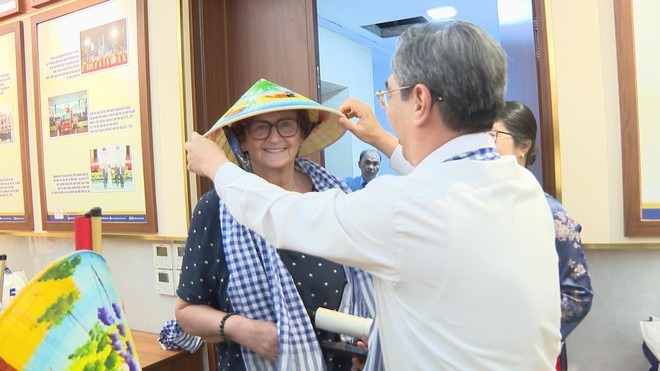 TP. Hồ Chí Minh: Rộn ràng khí thế đón đoàn khách quốc tế xông đất đầu Xuân Bính Ngọ- Ảnh 4.