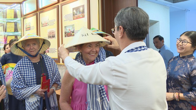 TP. Hồ Chí Minh: Rộn ràng khí thế đón đoàn khách quốc tế xông đất đầu Xuân Bính Ngọ- Ảnh 3.