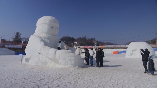 Tận hưởng những khoảnh khắc cuối cùng của Lễ hội Tuyết Daegwallyeong Hàn Quốc - Ảnh 3.