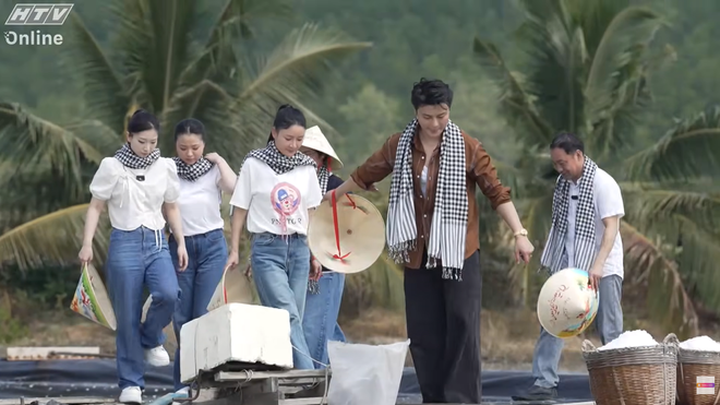 Ký sự "Gởi chút nắng vàng" - Ảnh 2.