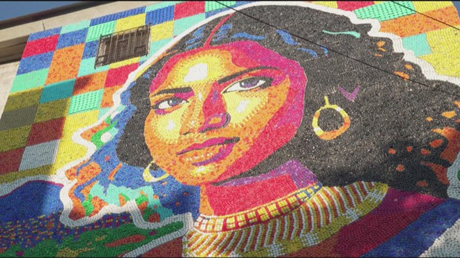 Venezuela: Tái chế hàng ngàn nắp chai nhựa để vẽ tranh - Ảnh 1.