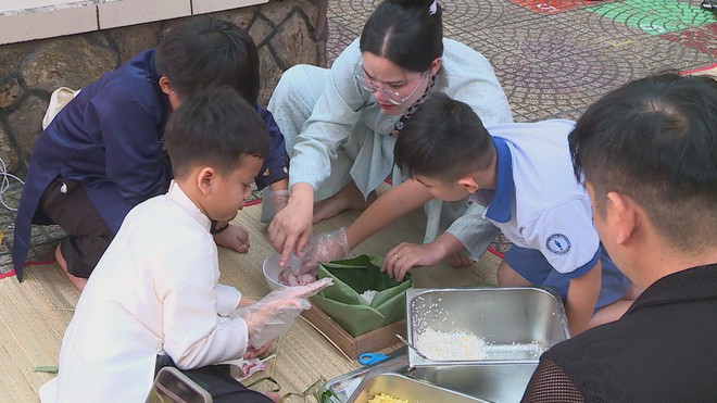 Tết xưa và nay: Giá trị truyền thống trong không gian trường học - Ảnh 3.