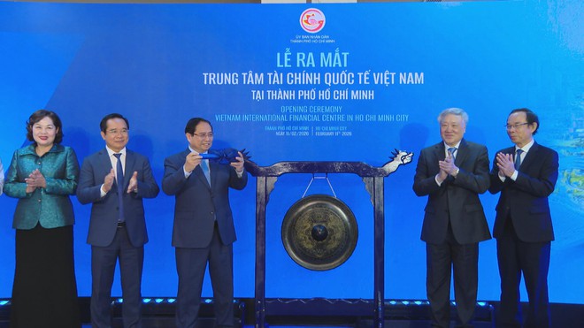 Trung tâm tài chính quốc tế: "Hạ tầng mềm" đột phá tăng trưởng hai con số - Ảnh 2.