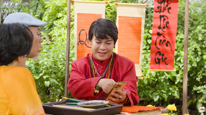 Lẹ không trễ tàu: Xung đột giữa tiền mặt và mã QR - Ảnh 2.