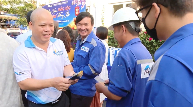 Khí thế sản xuất sôi động ngay sau kỳ nghỉ Tết - Ảnh 4.