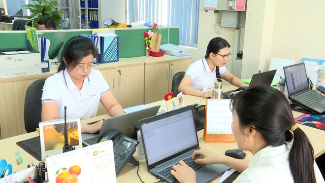 Người lao động trở lại làm việc sau kỳ nghỉ Tết Nguyên đán Bính Ngọ 2026 - Ảnh 4.