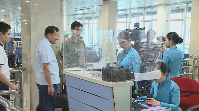 60 Giây ngày 25/2/2026 | Không còn được sử dụng bằng lái xe làm thủ tục đi máy bay - Ảnh 6.