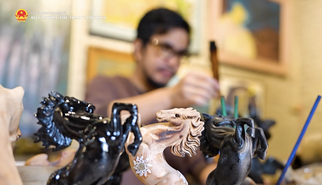 2026 tác phẩm ngựa sơn mài đón chào năm Bính Ngọ - Ảnh 3.