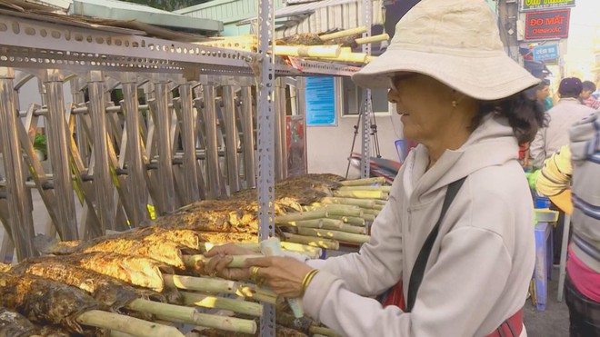 60 Giây ngày 26/2/2026 | TP. Hồ Chí Minh: Ngày vía Thần Tài, cá lóc nướng thơm lừng đường Tân Kỳ Tân Quý- Ảnh 1.