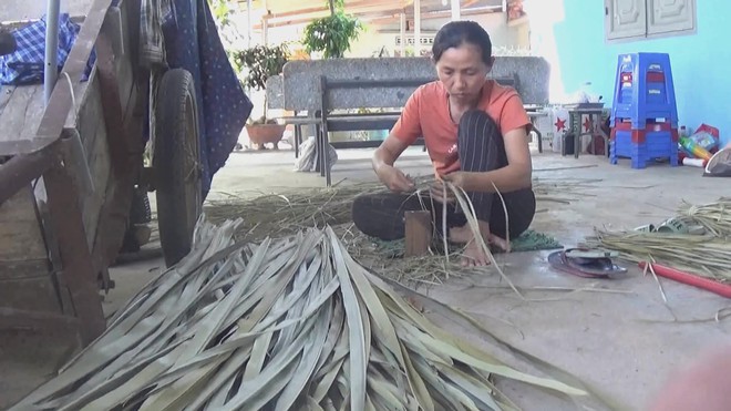 60 Giây ngày 26/2/2026 | TP. Hồ Chí Minh: Ngày vía Thần Tài, cá lóc nướng thơm lừng đường Tân Kỳ Tân Quý- Ảnh 8.