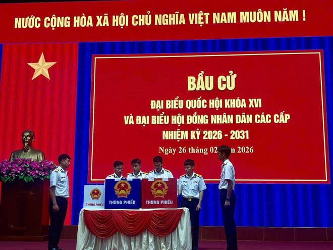 TP. Hồ Chí Minh bầu cử sớm tại một số khu vực sáng nay - Ảnh 2.