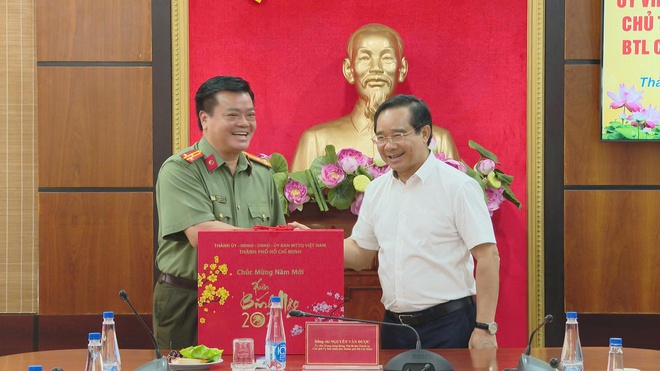 Chủ tịch UBND TP. Hồ Chí Minh Nguyễn Văn Được thăm, chúc Tết các cá nhân, đơn vị nhân dịp Tết Nguyên đán Bính Ngọ năm 2026 - Ảnh 4.