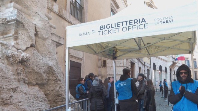Thủ đô Roma thu phí tham quan đài phun nước Trevi - Ảnh 3.