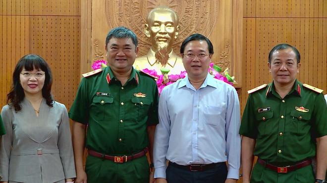 Lãnh đạo TP. Hồ Chí Minh tiếp đoàn Quân khu 7 thăm, chúc Tết Xuân Bính Ngọ - Ảnh 2.