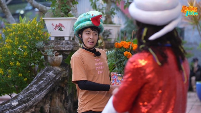 2 Ngày 1 Đêm chuyện chưa kể: Cười “bung nóc” khi dàn cast vào bếp đón Tết - Ảnh 1.