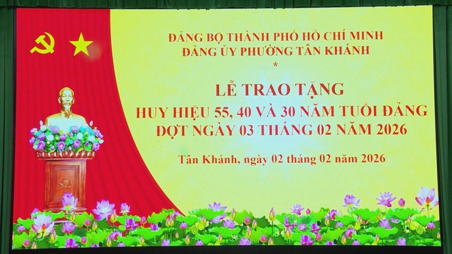 Phường Tân Khánh họp mặt kỷ niệm 96 năm Ngày thành lập Đảng Cộng sản Việt Nam - Ảnh 1.