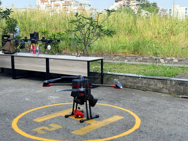 Tăng cường ứng dụng drone trong bảo đảm an ninh, trật tự tại TP. Hồ Chí Minh - Ảnh 8.