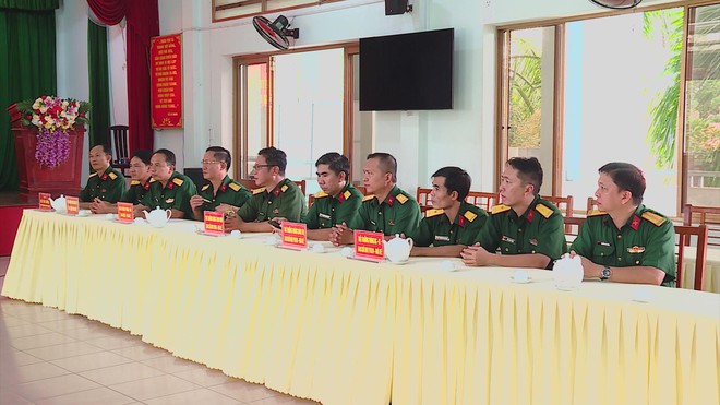 Lãnh đạo TP. Hồ Chí Minh thăm và chúc Tết các đơn vị, cá nhân tiêu biểu Xuân Bính Ngọ 2026 - Ảnh 3.