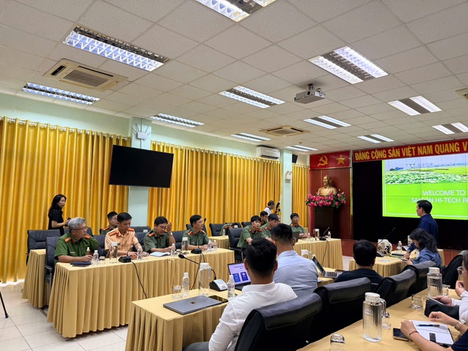 Tăng cường ứng dụng drone trong bảo đảm an ninh, trật tự tại TP. Hồ Chí Minh - Ảnh 4.