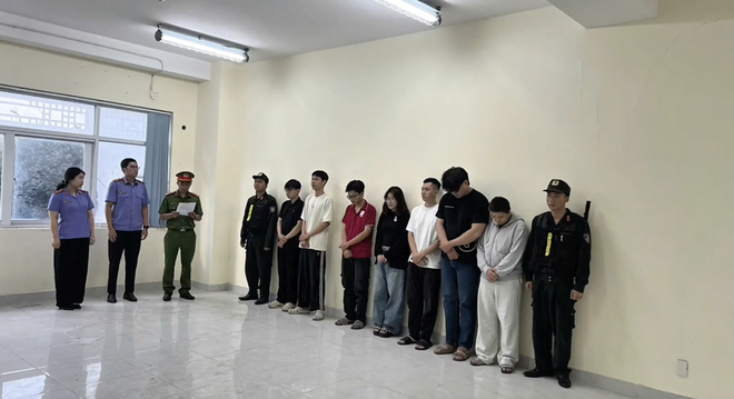 TP. Hồ Chí Minh triệt phá đường dây buôn bán thuốc lá điện tử quy mô lớn- Ảnh 1.