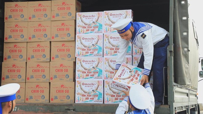 Tết sớm ở Lữ đoàn 957, Vùng 4 Hải quân: Thắt chặt tình quân dân - Ảnh 5.