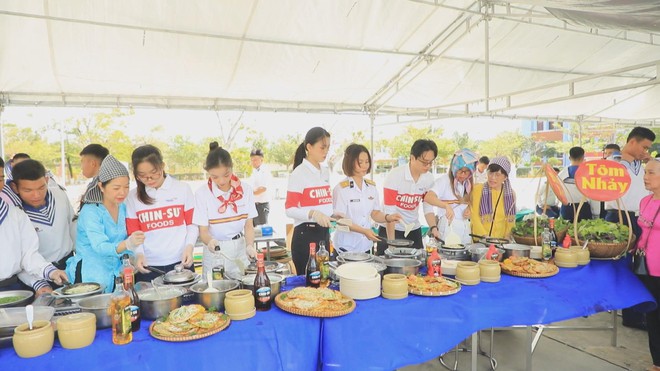 Tết sớm ở Lữ đoàn 957, Vùng 4 Hải quân: Thắt chặt tình quân dân - Ảnh 3.