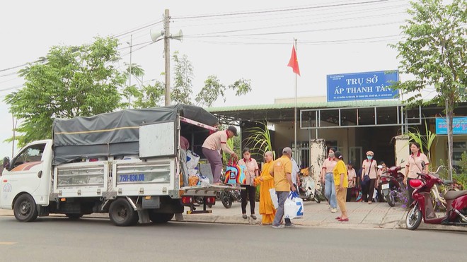 Ấm áp những món quà Tết đến với nạn nhân da cam và người khuyết tật- Ảnh 5.