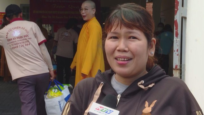 Ấm áp những món quà Tết đến với nạn nhân da cam và người khuyết tật- Ảnh 8.