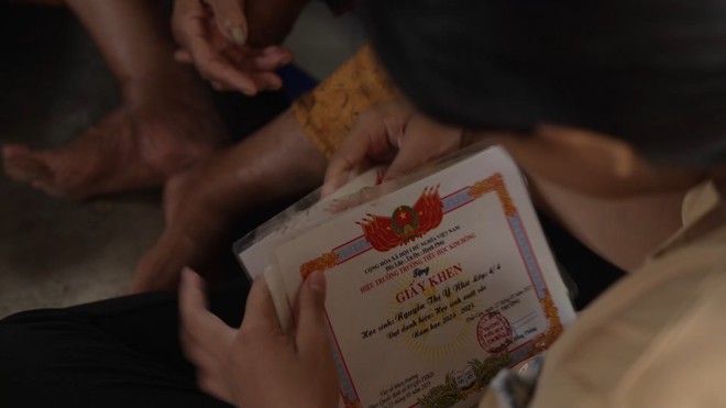 Ý Như: Con mong sớm kiếm tiền để gia đình không phải chạy ăn từng bữa - Ảnh 12.