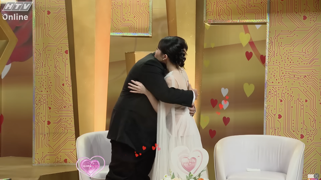 Vợ chồng son - Tập 3: Ngỡ ngàng "tín hiệu xanh" của cô vợ "cao thủ bàn nhậu" - Ảnh 4.