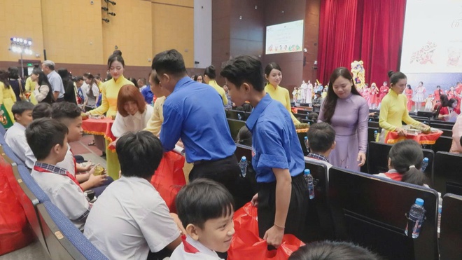 Xuân nghĩa tình: Hơn 2,5 tỷ đồng chung tay vì trẻ em có hoàn cảnh đặc biệt- Ảnh 7.