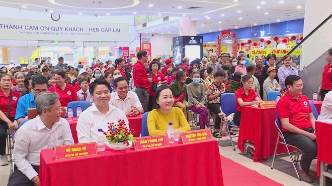 Siêu thị 0 đồng – Nơi Tết bắt đầu bằng sự sẻ chia - Ảnh 4.