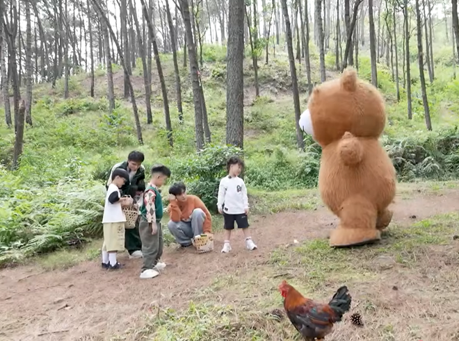 Trường học Siêu sao - Tập 15: Trải nghiệm Tết Phố Ông Đồ và kỹ năng sinh tồn rừng xanh - Ảnh 4.