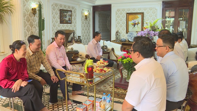 Lãnh đạo TP. Hồ Chí Minh thăm, chúc Tết các đồng chí nguyên lãnh đạo Thành phố dịp Xuân Bính Ngọ - Ảnh 2.