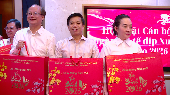 Lãnh đạo TP. Hồ Chí Minh họp mặt kỷ niệm 71 năm Ngày Thầy thuốc Việt Nam - Ảnh 2.