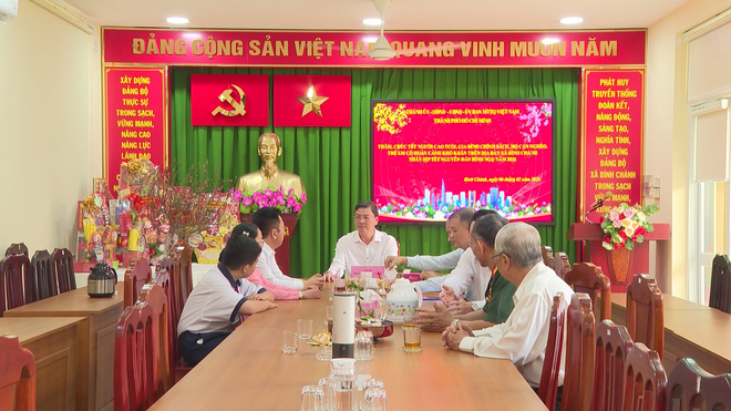 TP. Hồ Chí Minh: Chúc Tết và tặng quà các gia đình tiêu biểu tại xã Bình Chánh và Hưng Long - Ảnh 6.