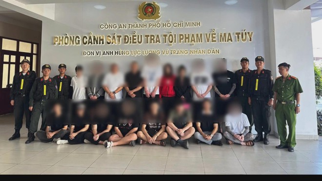 Đột kích quán bar phường Cầu Ông Lãnh phát hiện 17 trường hợp dương tính ma túy- Ảnh 3.