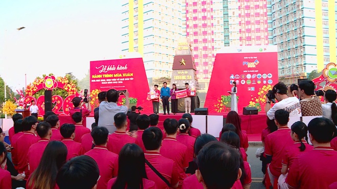 Thời sự HTV ngày 8/2/2026 | Mùa xuân ấm áp đến từ những vòng tay sẻ chia- Ảnh 1.