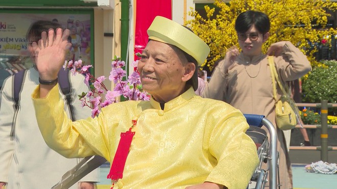 TP. Hồ Chí Minh: Rộn ràng những ngày cận Tết - Ảnh 2.