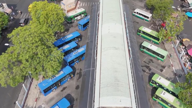 Thời sự trưa HTV ngày 1/3/2026 I TP. Hồ Chí Minh đưa 169 xe buýt điện vào vận hành trên 9 tuyến từ ngày 1/3- Ảnh 2.