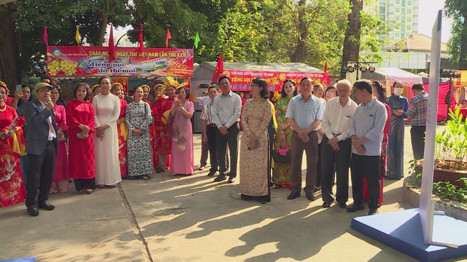 Tiếng gọi đô thị mới: Thi ca đồng hành cùng siêu đô thị TP. Hồ Chí Minh - Ảnh 2.