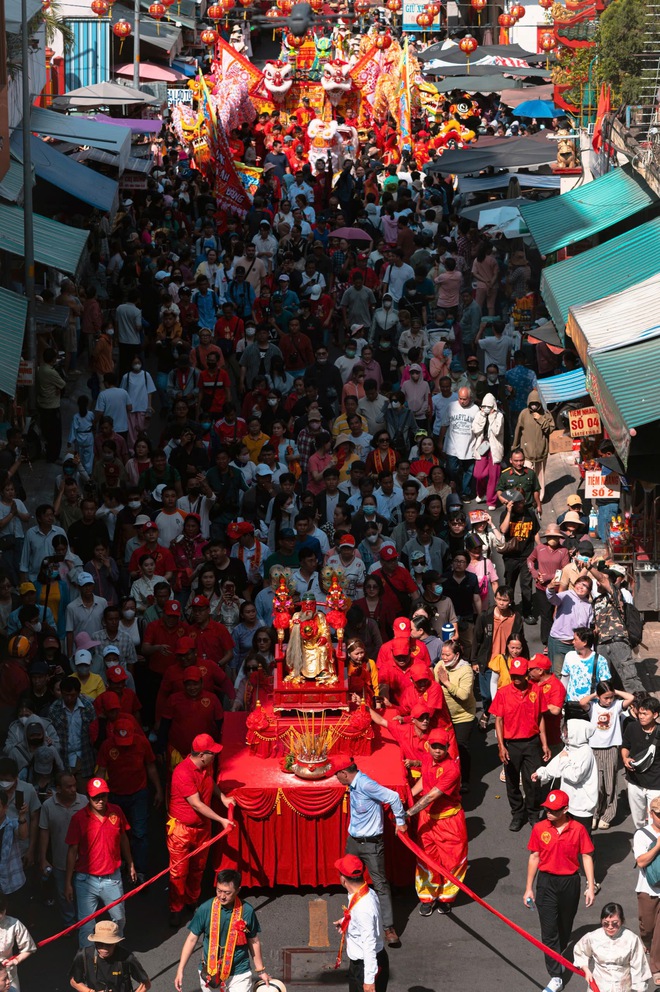 Hàng ngàn người dự Lễ Nghinh Ông Quan Thánh Đế Quân xuất du tại Chợ Lớn - Ảnh 6.