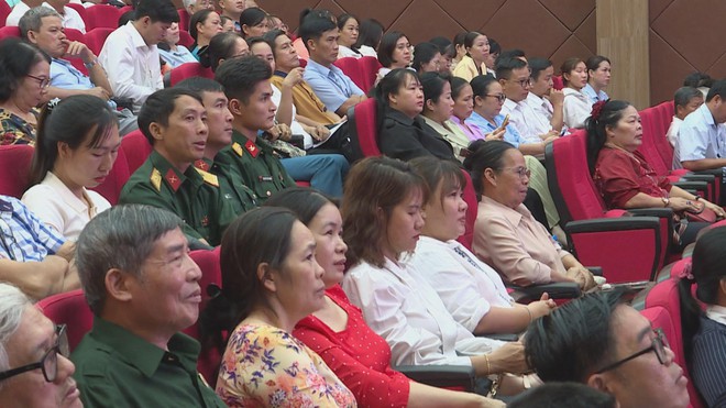 Cử tri Tân Đông Hiệp gửi gắm nhiều kiến nghị đến các ứng cử viên - Ảnh 3.