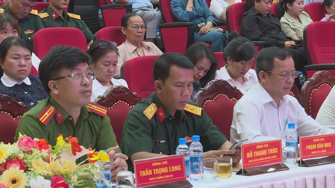 Cử tri Tân Đông Hiệp gửi gắm nhiều kiến nghị đến các ứng cử viên - Ảnh 5.