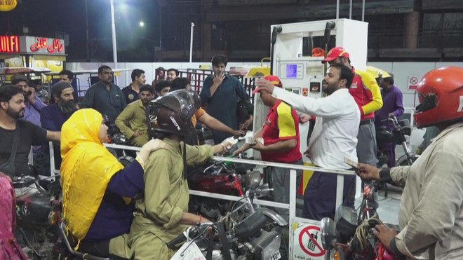 Pakistan áp dụng các biện pháp tiết kiệm năng lượng - Ảnh 2.