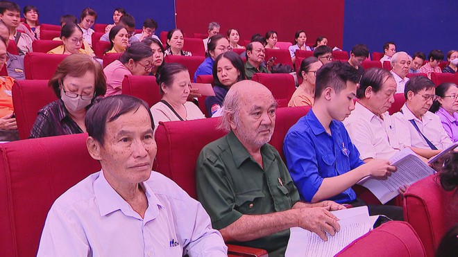 Tổ đại biểu Quốc hội đơn vị số 7 và tổ đại biểu HĐND đơn vị số 18 tiếp xúc cử tri phường Vĩnh Hội, TP. Hồ Chí Minh - Ảnh 4.