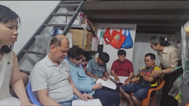 Để quyền bầu cử không bỏ lại ai phía sau: Tài liệu chữ nổi cho cử tri khiếm thị - Ảnh 1.