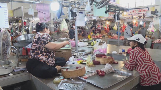 Giá hàng hóa tăng dù giá xăng dầu đã hạ nhiệt - Ảnh 2.