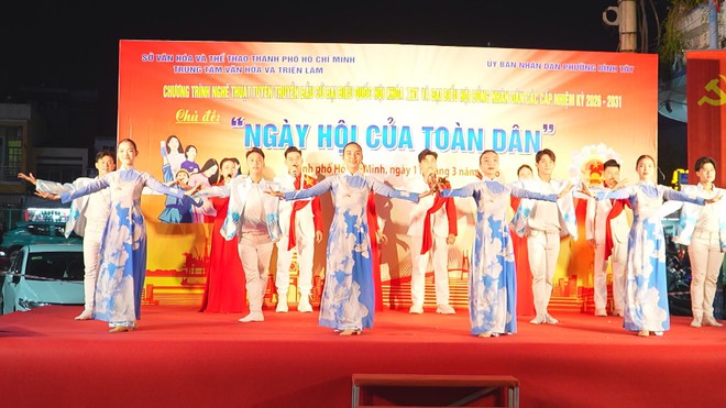 Đêm nghệ thuật "Ngày hội của toàn dân" hướng về ngày bầu cử - Ảnh 1.