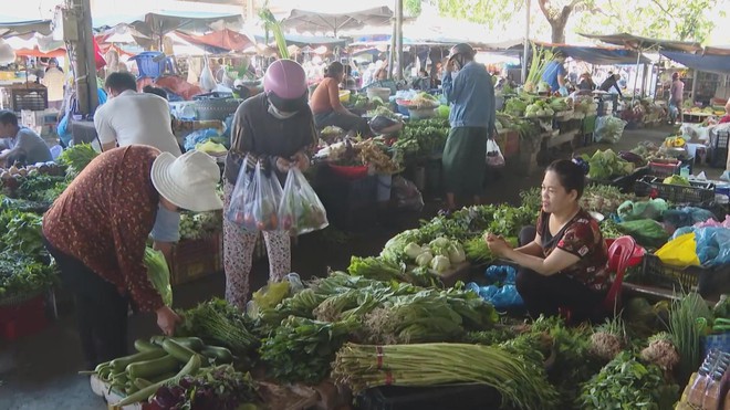 Giá hàng hóa tăng dù giá xăng dầu đã hạ nhiệt - Ảnh 3.